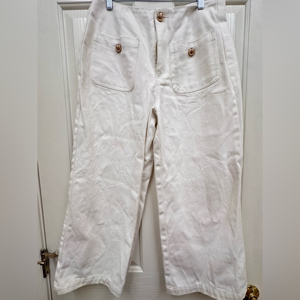 White patch pocket wide leg crops size Large cotton